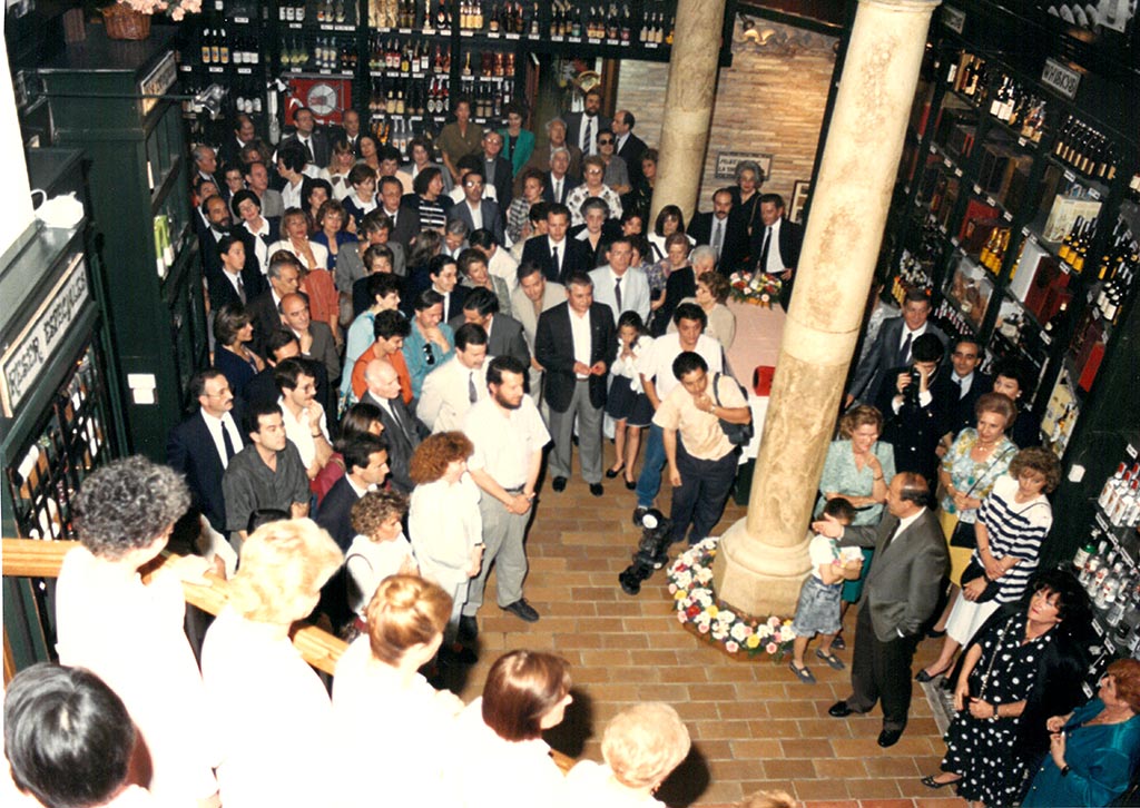 fotos antiguas montal inauguracion claustro 1990 Espacio gastronómico en Zaragoza y Tienda Gourmet MONTAL